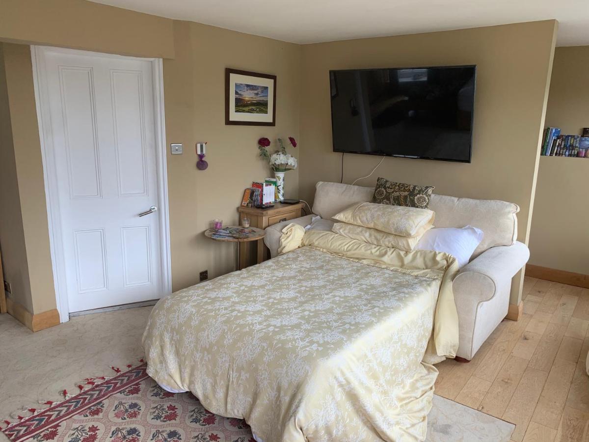 The Penthouse Bowness Luxury Loft Jacuzzi Bath & Complimentary Lakeview Spa Membership 외부 사진
