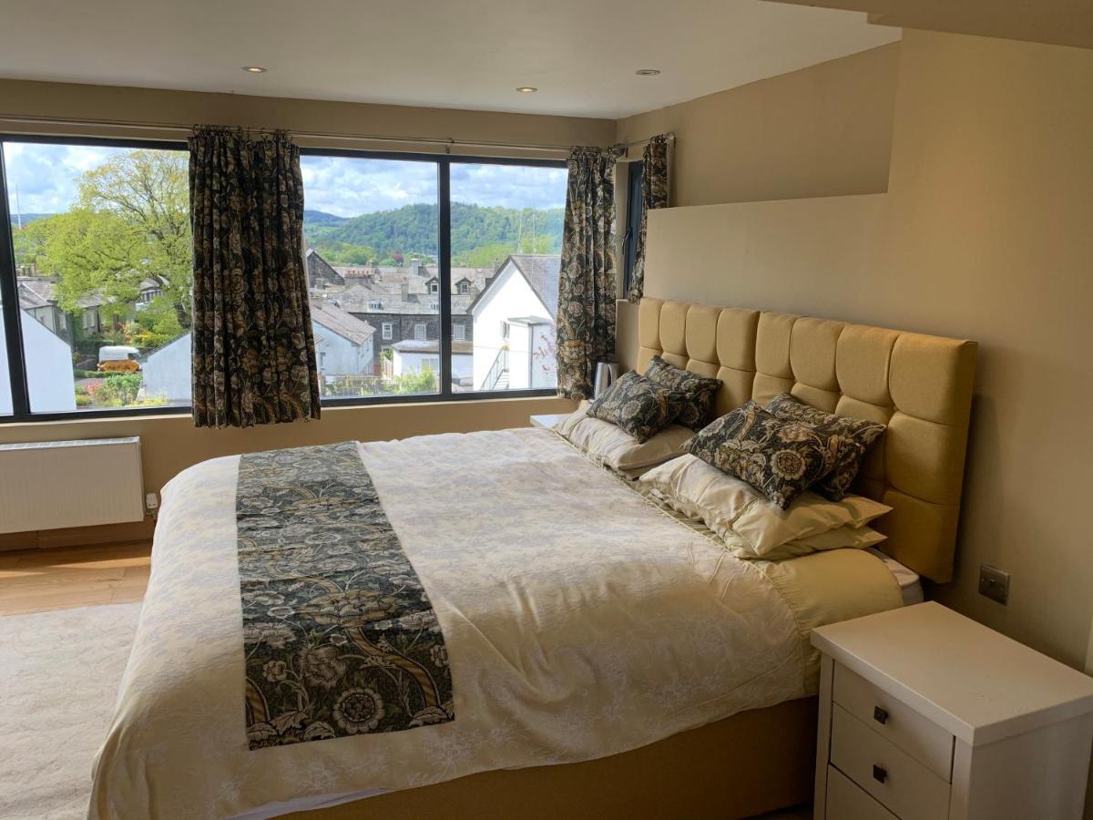 The Penthouse Bowness Luxury Loft Jacuzzi Bath & Complimentary Lakeview Spa Membership 외부 사진