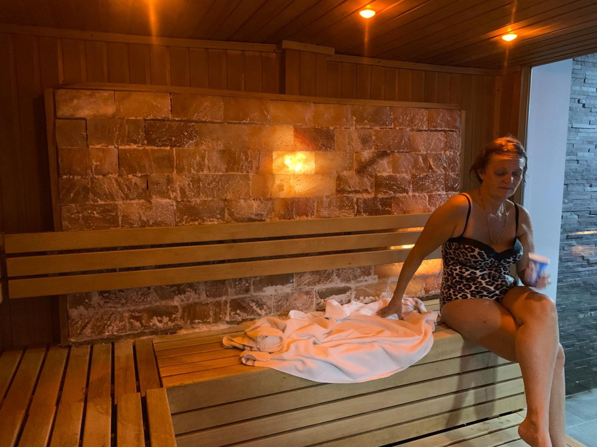 The Penthouse Bowness Luxury Loft Jacuzzi Bath & Complimentary Lakeview Spa Membership 외부 사진